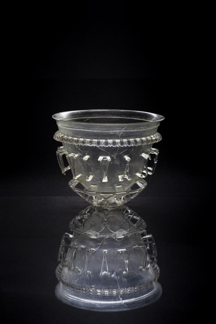 Vase diatrète, IVe siècle, Musée Rolin, Autun